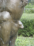 901162 Detail van het bronzen beeldhouwwerk 'Kangoeroe' van Jan van Luijn (1916-1995) uit 1964, voor het gebouw van het ...